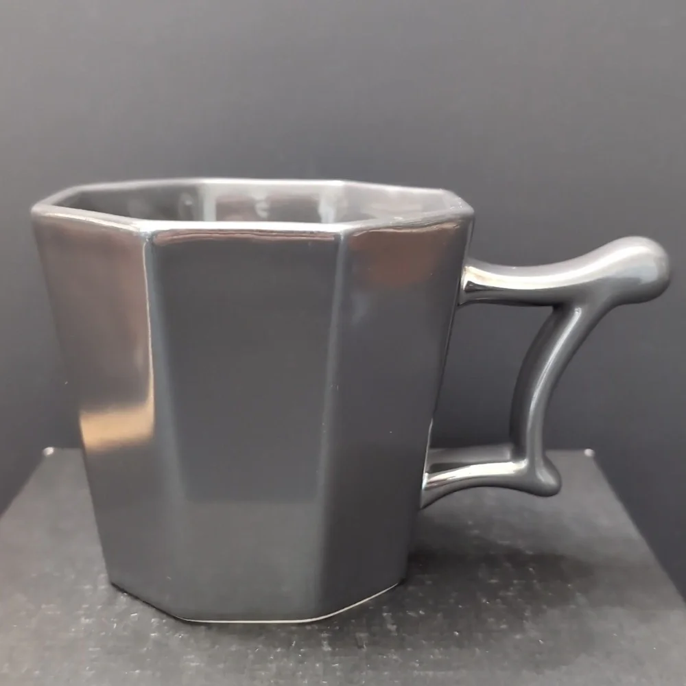 Starbucks 2013 14 fl oz, Limited Edition Silver/Metallic Gray Holiday Mug. - Picture 1 of 8
